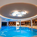 Trofana Royal 5 Отель Ишгль